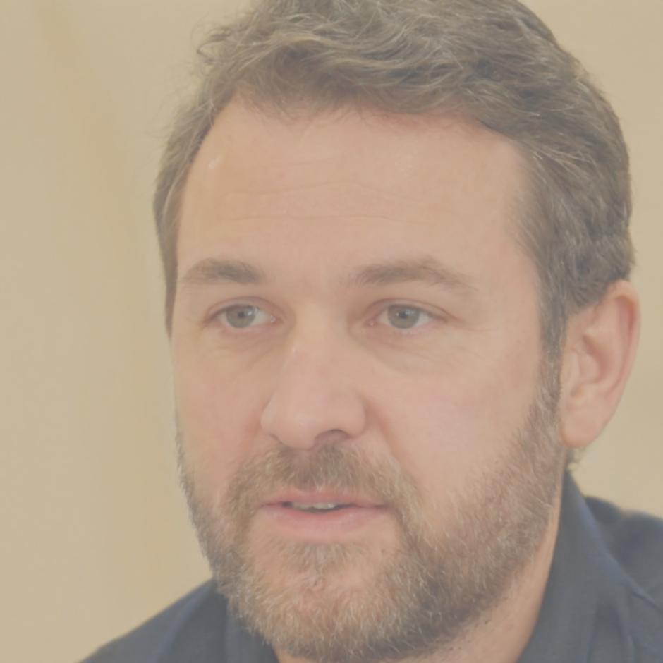 Retrato de Carlos estudiante internacional